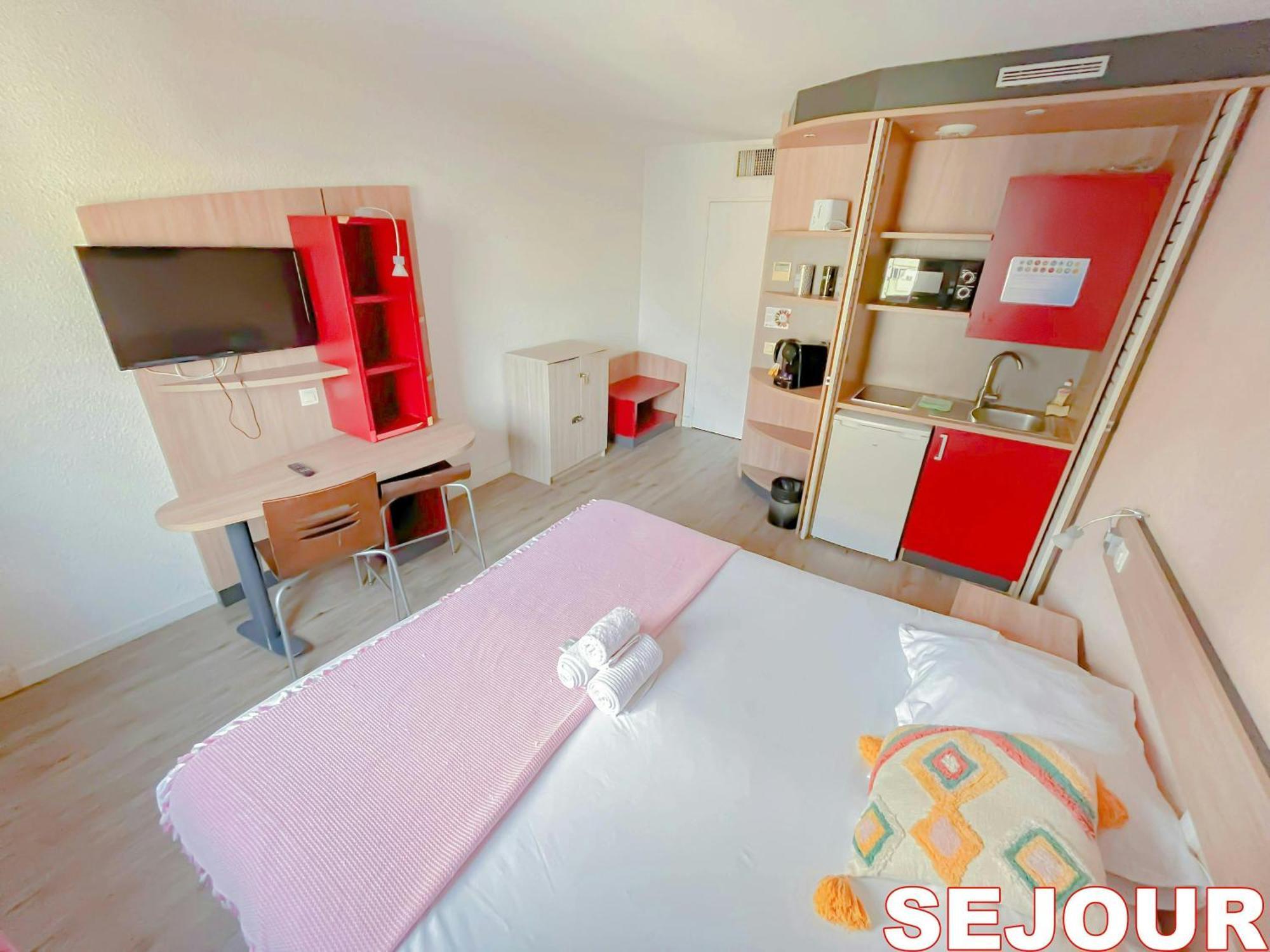 5 Minutes De Paris - Studio Unique Пантен Экстерьер фото